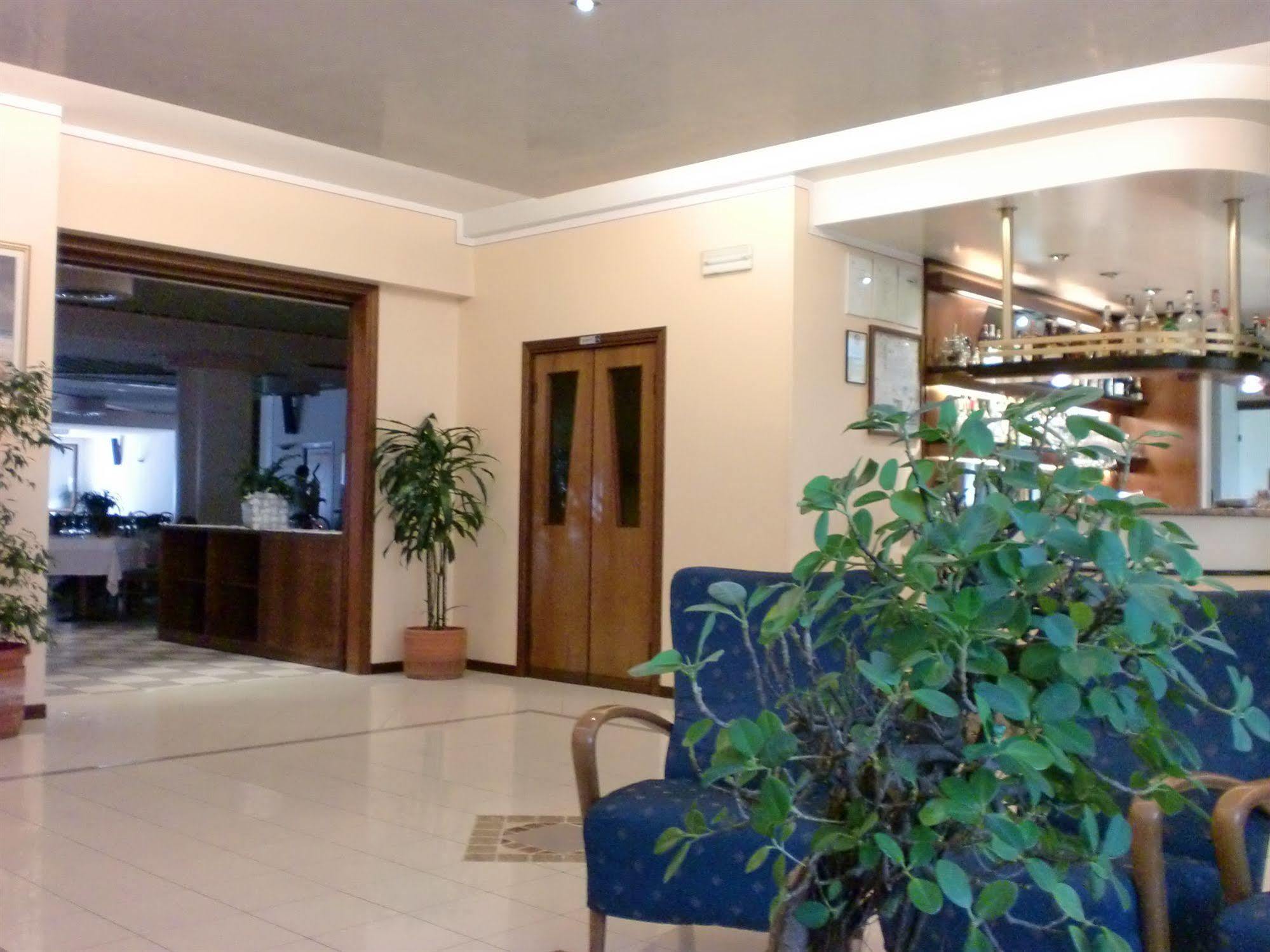 Rometta Hotel Cittadella Exterior photo